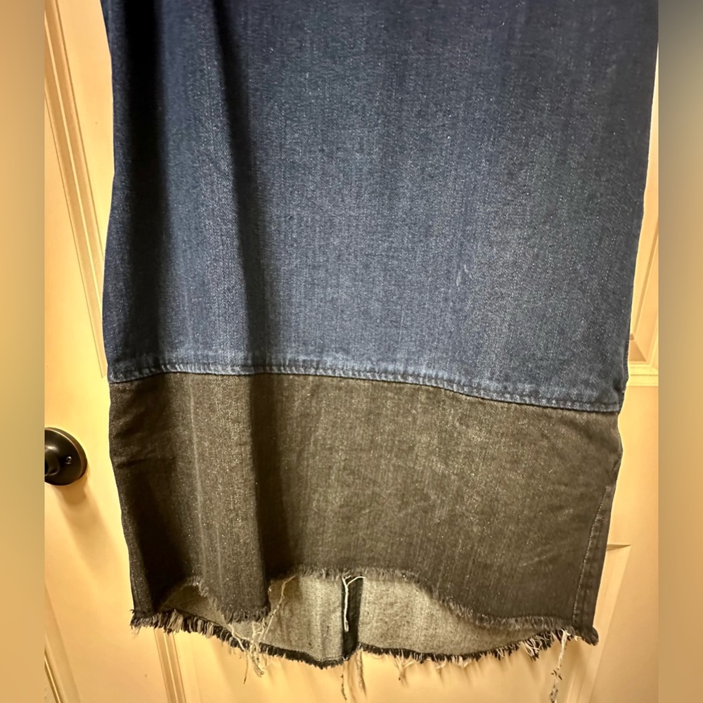 Size Small Colorblock Frayed Denim Dress - Picture 4 of 9
